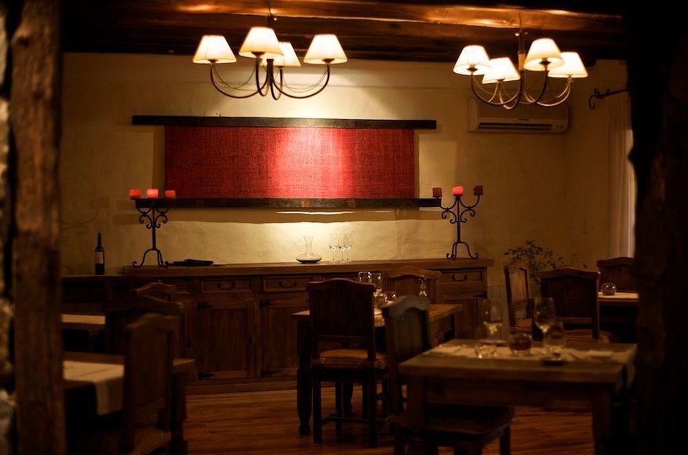Lares De Chacras Hotell Chacras de Coria Restaurang bild